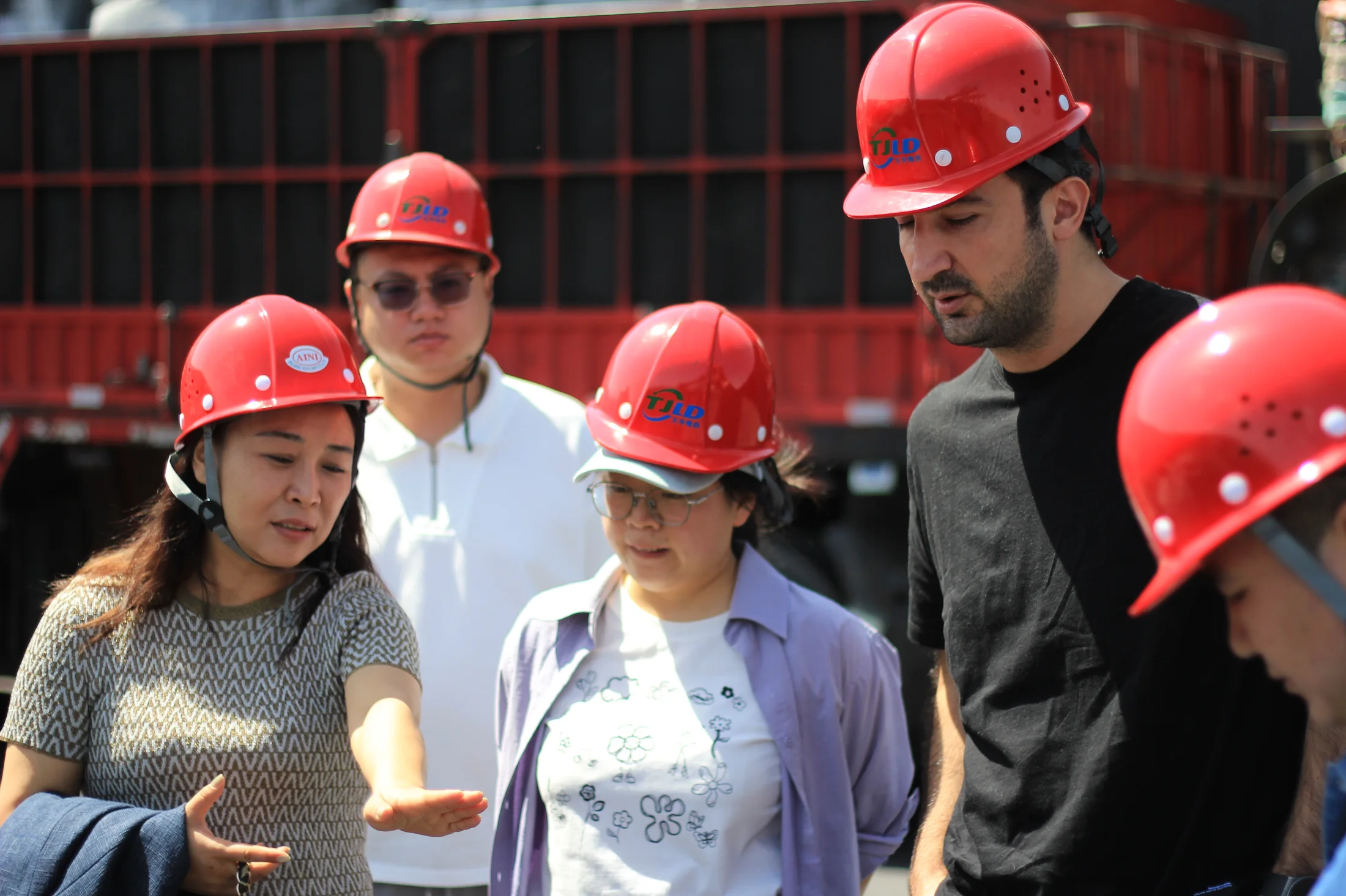 Turkish partners touring the Panson production facility